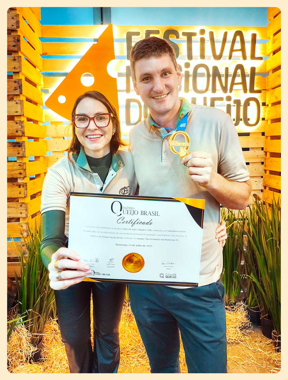 Família Grespan durante a premiação do IX Prêmio Queijo Brasil.